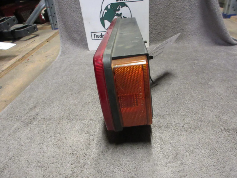 Scania 1792376 // 1792375 //ACHTERLAMP SCANIA R 450 EURO 6 RECHTS & LINKS - Tail light for Truck: picture 4 Scania 1792376 // 1792375 //ACHTERLAMP SCANIA R 450 EURO 6 RECHTS & LINKS - Tail light for Truck: picture 4