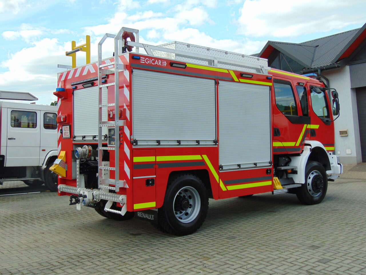 RENAULT Midlum 220dCi 4x4 GICAR - Fire truck: picture 4 RENAULT Midlum 220dCi 4x4 GICAR - Fire truck: picture 4