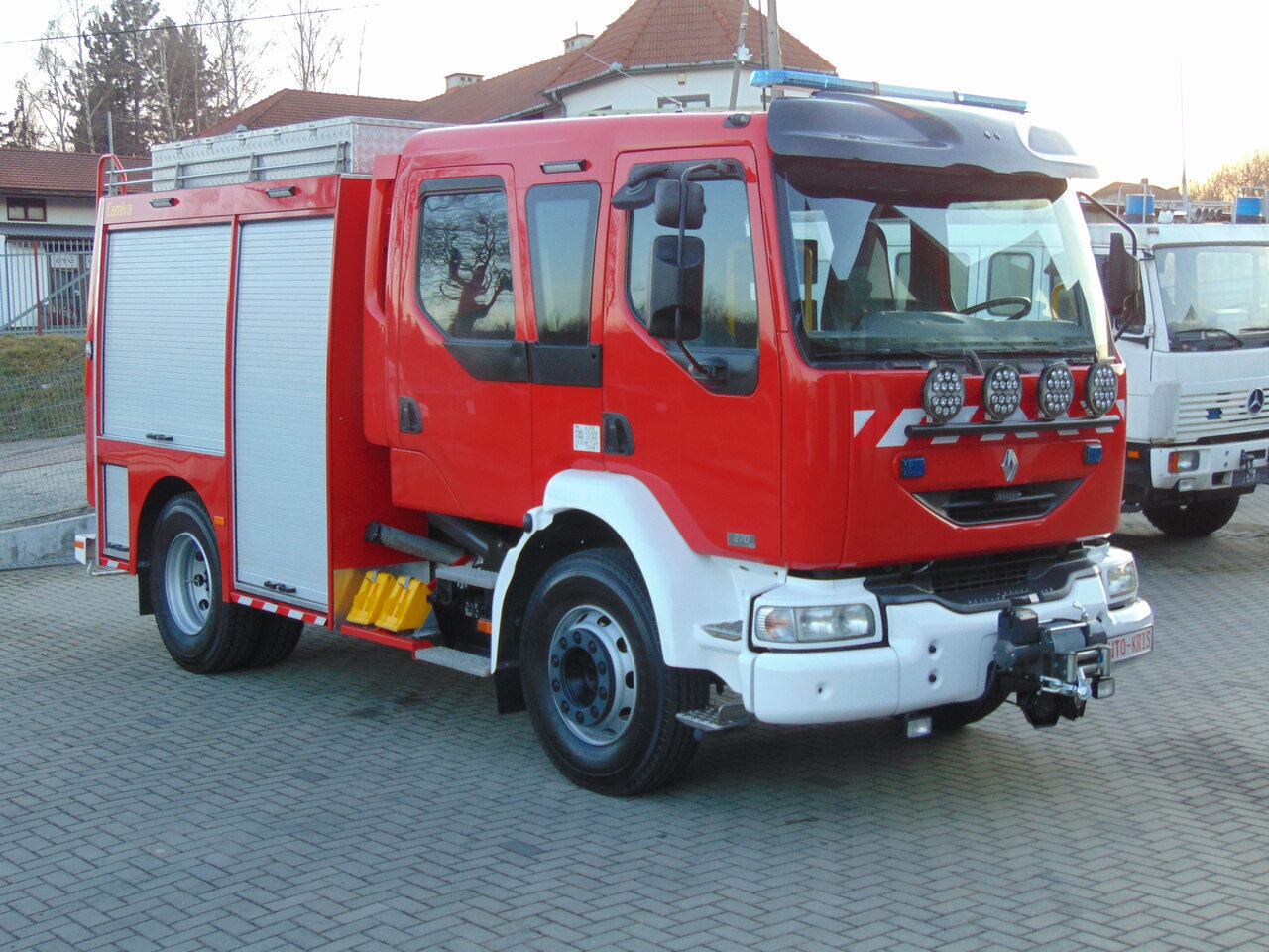 RENAULT Midlum 270dCi Camiva - Fire truck: picture 2 RENAULT Midlum 270dCi Camiva - Fire truck: picture 2