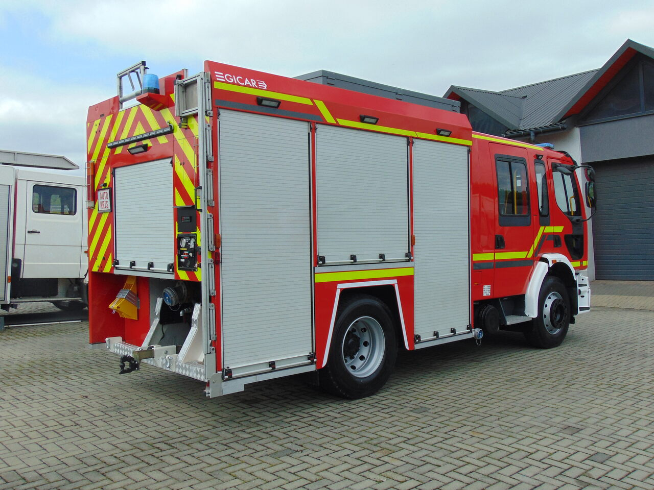 RENAULT Premium 260 GICAR - Fire truck: picture 4 RENAULT Premium 260 GICAR - Fire truck: picture 4