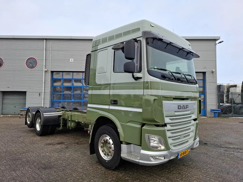 DAF XF106-460 / NL TRUCK / DEB / ACC / LWDS / LIFT+LENKACHSE / TUV:24-02-2026 / PARKCOOL / FIRST OWNER / AUTOMATIC / EURO-6 / 2015 - Cab chassis truck: picture 2 DAF XF106-460 / NL TRUCK / DEB / ACC / LWDS / LIFT+LENKACHSE / TUV:24-02-2026 / PARKCOOL / FIRST OWNER / AUTOMATIC / EURO-6 / 2015 - Cab chassis truck: picture 2