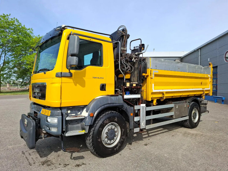 MAN TGM18.250 / 4X4 / NL TRUCK / TUV:30-04-2026 / 118783 KM / HMF 1110 K2 / ROTATOR / GOOD TYRES / FULL-STEEL / DRUM BRAKES / MANUAL - Tipper, Crane truck: picture 3 MAN TGM18.250 / 4X4 / NL TRUCK / TUV:30-04-2026 / 118783 KM / HMF 1110 K2 / ROTATOR / GOOD TYRES / FULL-STEEL / DRUM BRAKES / MANUAL - Tipper, Crane truck: picture 3