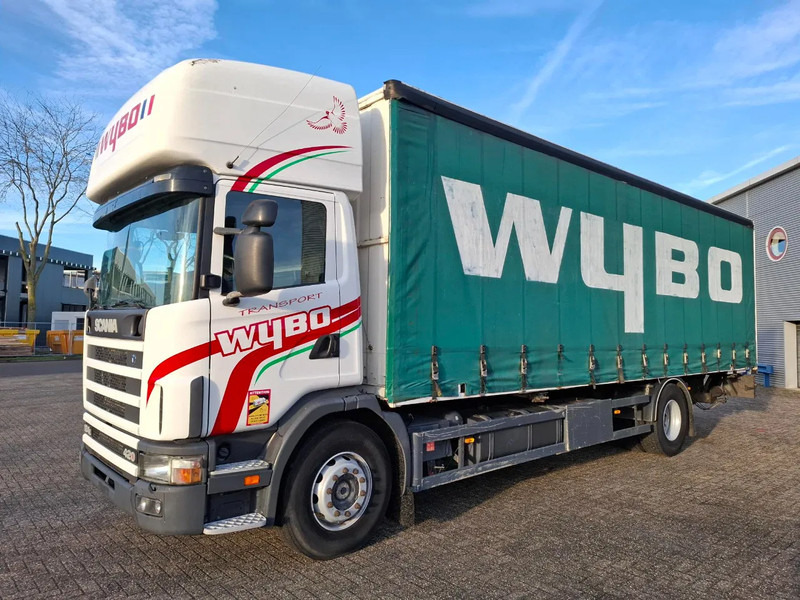 Scania 124L-420 / RETARDER / ONLY:736919 KM / DOUBLE TANK / PLATFORM 2TON / FIRST OWNER / AIRCO / MANUAL / EURO-3 / 2003 - Curtain side truck: picture 1 Scania 124L-420 / RETARDER / ONLY:736919 KM / DOUBLE TANK / PLATFORM 2TON / FIRST OWNER / AIRCO / MANUAL / EURO-3 / 2003 - Curtain side truck: picture 1