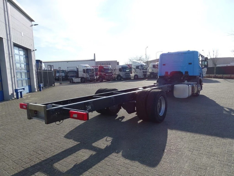 Scania P250 / AUTOMATIC / ONLY 155351 DKM / GOOD STATE / WB 5900 CM / FULL AIR / NAVI / EURO-6 / 2014 - Cab chassis truck: picture 4 Scania P250 / AUTOMATIC / ONLY 155351 DKM / GOOD STATE / WB 5900 CM / FULL AIR / NAVI / EURO-6 / 2014 - Cab chassis truck: picture 4