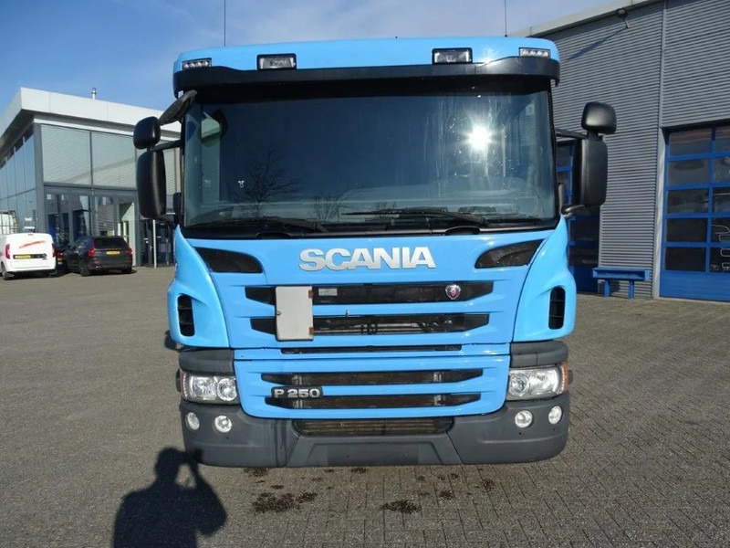 Scania P250 / AUTOMATIC / ONLY 155351 DKM / GOOD STATE / WB 5900 CM / FULL AIR / NAVI / EURO-6 / 2014 - Cab chassis truck: picture 5 Scania P250 / AUTOMATIC / ONLY 155351 DKM / GOOD STATE / WB 5900 CM / FULL AIR / NAVI / EURO-6 / 2014 - Cab chassis truck: picture 5