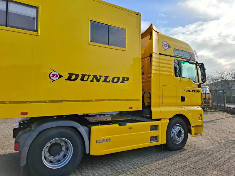 MAN TGX18.440 / INTARDER / ONLY:246758 KM / NAVI / COMPLETE COMBINATION / MANUAL / EURO-4 / 2008 - Tractor unit: picture 4 MAN TGX18.440 / INTARDER / ONLY:246758 KM / NAVI / COMPLETE COMBINATION / MANUAL / EURO-4 / 2008 - Tractor unit: picture 4