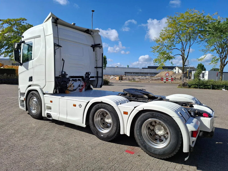 Scania NGS R520 V8 / 6X4 / RETARDER / HYDRAULICS / ONLY:469039 KM / LEATHER / FULL-AIR / NAVI / INLINER / AUTOMATIC / EURO-6 / 2018 - Tractor unit: picture 3 Scania NGS R520 V8 / 6X4 / RETARDER / HYDRAULICS / ONLY:469039 KM / LEATHER / FULL-AIR / NAVI / INLINER / AUTOMATIC / EURO-6 / 2018 - Tractor unit: picture 3