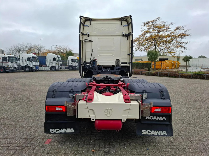 Scania NGS S650 V8 / RETARDER / 633397 KM / 9 TON FRONT AXELE / FULL-AIR / INLINER / FULL SPOILER / LEATHER / ALCOA / NAVI / FRIDGE / E - Tractor unit: picture 4 Scania NGS S650 V8 / RETARDER / 633397 KM / 9 TON FRONT AXELE / FULL-AIR / INLINER / FULL SPOILER / LEATHER / ALCOA / NAVI / FRIDGE / E - Tractor unit: picture 4