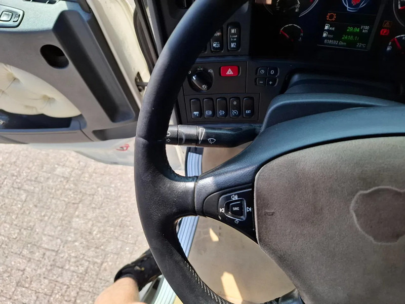 Tractor unit Scania R490 / BOOGIE / ONLY:638592 KM / ALCOA / LEATHER / XENON / SIDESKIRTS / AUTOMATIC / EURO-6 / 2015: picture 16