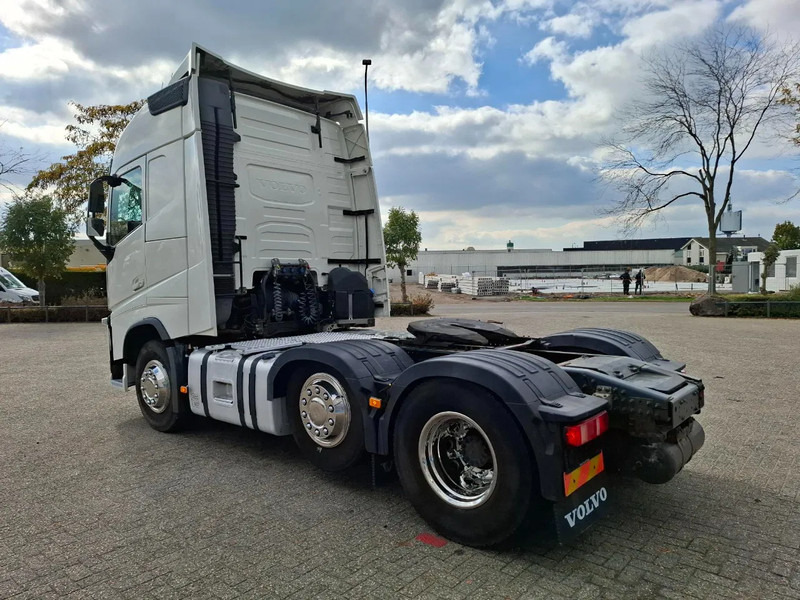 Volvo FH4-460 / VEB+ / ACC / LWDS / LIFT AXLE / 753707 KM / FRIDGE / AUTOMATIC / EURO-6 / 2015 - Tractor unit: picture 3 Volvo FH4-460 / VEB+ / ACC / LWDS / LIFT AXLE / 753707 KM / FRIDGE / AUTOMATIC / EURO-6 / 2015 - Tractor unit: picture 3