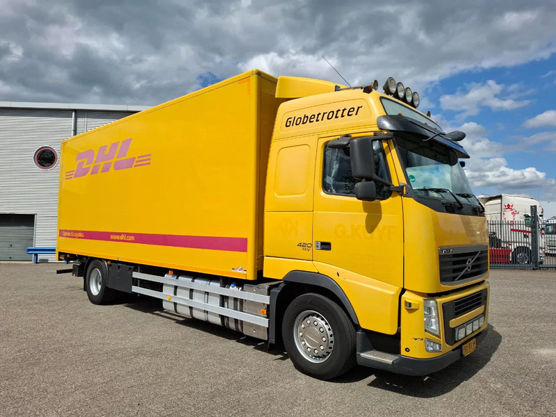 Volvo FH13-420 / NL TRUCK / TUV:29-07-2025 / PLATFORM 2000KG / AIRCO / FRIDGE / AUTOMATIC / EURO-5 / 2010 - Box truck: picture 2 Volvo FH13-420 / NL TRUCK / TUV:29-07-2025 / PLATFORM 2000KG / AIRCO / FRIDGE / AUTOMATIC / EURO-5 / 2010 - Box truck: picture 2