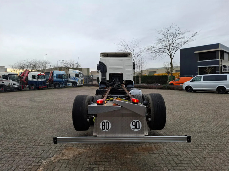 Volvo FH13-440 / RETARDER / LIFT+LENKACHSE / AIRCO / MANUAL / EURO-3 / 2006 - Cab chassis truck: picture 4 Volvo FH13-440 / RETARDER / LIFT+LENKACHSE / AIRCO / MANUAL / EURO-3 / 2006 - Cab chassis truck: picture 4