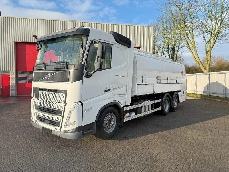 Volvo FH5-500 6X2 / ENGINE RUNNING / LIFT+LENKACHSE / FULL AIR / ADR / EUROTANK / 9-TON FRONT AXLE / I-SAVE / EURO-6 / 2022 - Tanker truck: picture 1 Volvo FH5-500 6X2 / ENGINE RUNNING / LIFT+LENKACHSE / FULL AIR / ADR / EUROTANK / 9-TON FRONT AXLE / I-SAVE / EURO-6 / 2022 - Tanker truck: picture 1