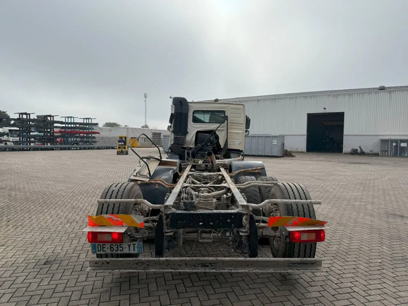 Volvo FMX 450 / ENGINE RUNNING / 8X4 / VEB / ONLY:260642 KM / PTO / LIFT+LENKACHSE / ALCOA / AUTOMATIC / EURO-6 / 2014 - Cab chassis truck: picture 4 Volvo FMX 450 / ENGINE RUNNING / 8X4 / VEB / ONLY:260642 KM / PTO / LIFT+LENKACHSE / ALCOA / AUTOMATIC / EURO-6 / 2014 - Cab chassis truck: picture 4