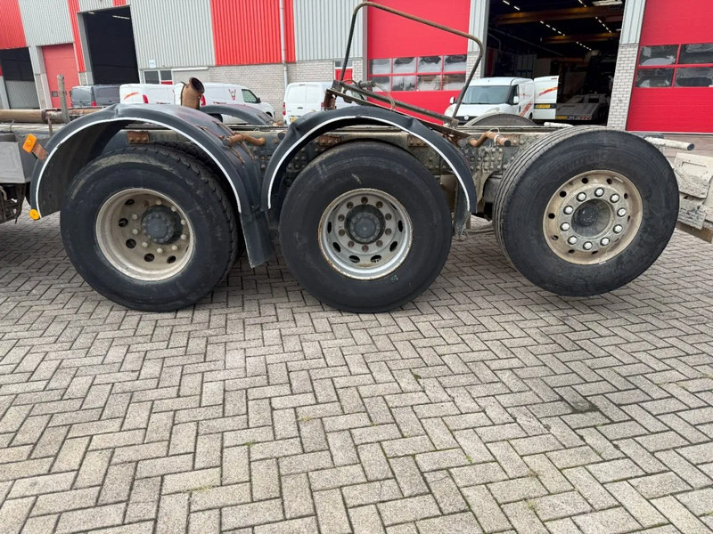 Cab chassis truck Volvo FMX 450 / ENGINE RUNNING / 8X4 / VEB / ONLY:260642 KM / PTO / LIFT+LENKACHSE / ALCOA / AUTOMATIC / EURO-6 / 2014: picture 10 Cab chassis truck Volvo FMX 450 / ENGINE RUNNING / 8X4 / VEB / ONLY:260642 KM / PTO / LIFT+LENKACHSE / ALCOA / AUTOMATIC / EURO-6 / 2014: picture 10