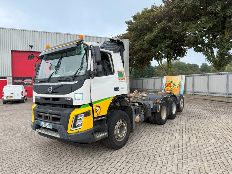 Volvo FMX 450 / ENGINE RUNNING / 8X4 / VEB / ONLY:260642 KM / PTO / LIFT+LENKACHSE / ALCOA / AUTOMATIC / EURO-6 / 2014 - Cab chassis truck: picture 1 Volvo FMX 450 / ENGINE RUNNING / 8X4 / VEB / ONLY:260642 KM / PTO / LIFT+LENKACHSE / ALCOA / AUTOMATIC / EURO-6 / 2014 - Cab chassis truck: picture 1