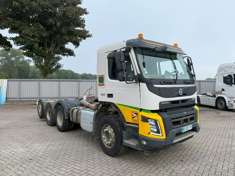 Volvo FMX 450 / ENGINE RUNNING / 8X4 / VEB / ONLY:260642 KM / PTO / LIFT+LENKACHSE / ALCOA / AUTOMATIC / EURO-6 / 2014 - Cab chassis truck: picture 2 Volvo FMX 450 / ENGINE RUNNING / 8X4 / VEB / ONLY:260642 KM / PTO / LIFT+LENKACHSE / ALCOA / AUTOMATIC / EURO-6 / 2014 - Cab chassis truck: picture 2