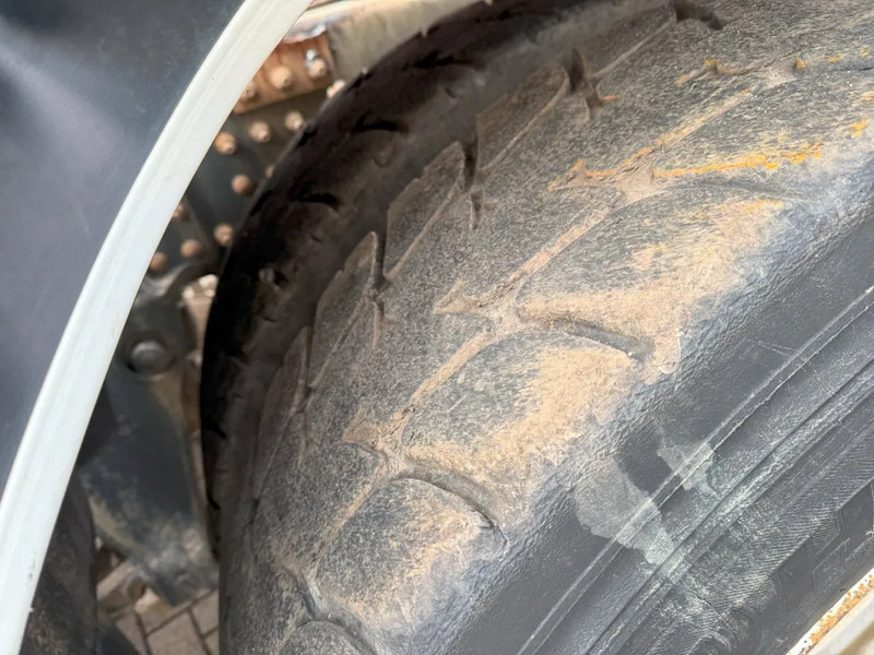 Cab chassis truck Volvo FMX 450 / ENGINE RUNNING / 8X4 / VEB / ONLY:260642 KM / PTO / LIFT+LENKACHSE / ALCOA / AUTOMATIC / EURO-6 / 2014: picture 20 Cab chassis truck Volvo FMX 450 / ENGINE RUNNING / 8X4 / VEB / ONLY:260642 KM / PTO / LIFT+LENKACHSE / ALCOA / AUTOMATIC / EURO-6 / 2014: picture 20