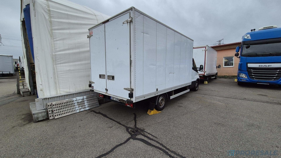IVECO DAILY 35S16 skříň - 8 palet - Closed box van: picture 4 IVECO DAILY 35S16 skříň - 8 palet - Closed box van: picture 4