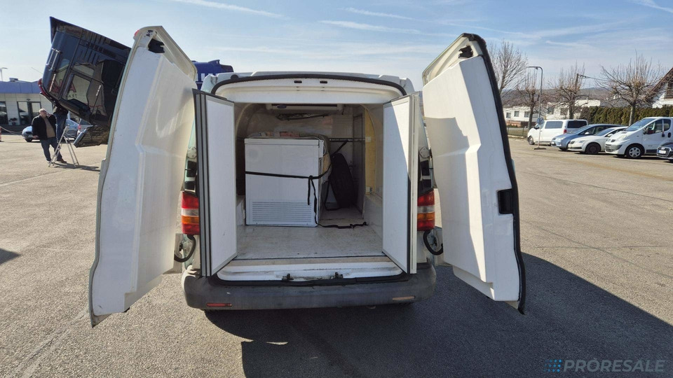 Refrigerated delivery van VOLKSWAGEN TRANSPORTER 2.5 TDi - nová mrazírenská vestavba + CARRIER XARIOS 230/12 V - vadný motor: picture 6