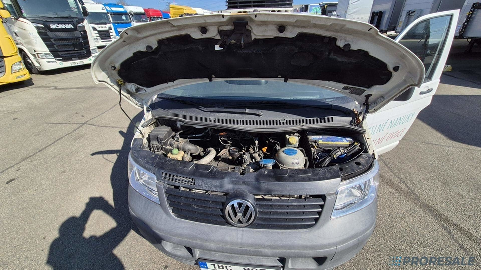 Refrigerated delivery van VOLKSWAGEN TRANSPORTER 2.5 TDi - nová mrazírenská vestavba + CARRIER XARIOS 230/12 V - vadný motor: picture 11