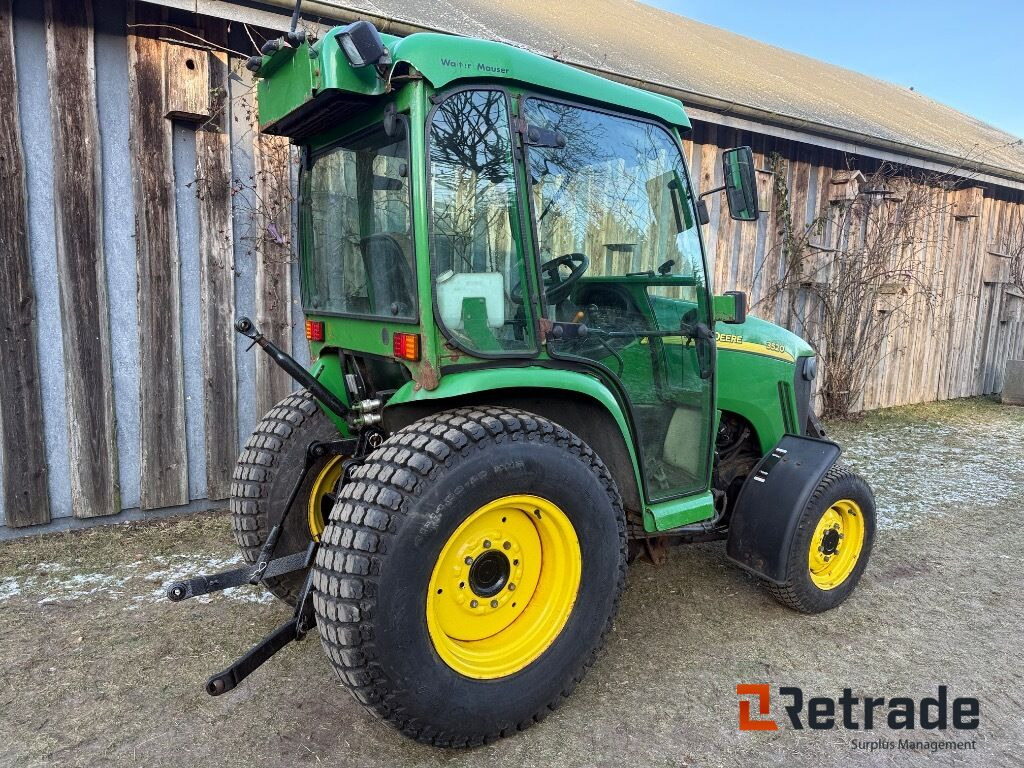 Traktor John Deere 3520-007 4WD med Stensballe frontlift - Agricultural machinery: picture 4 Traktor John Deere 3520-007 4WD med Stensballe frontlift - Agricultural machinery: picture 4