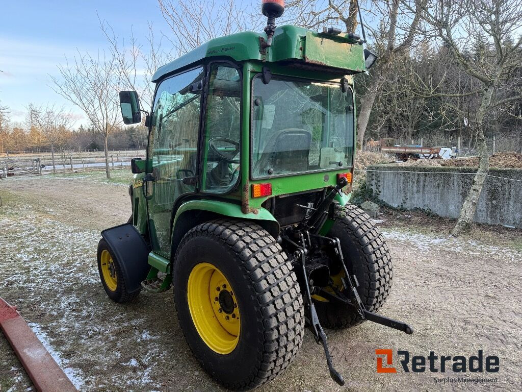 Traktor John Deere 3520-007 4WD med Stensballe frontlift - Agricultural machinery: picture 5 Traktor John Deere 3520-007 4WD med Stensballe frontlift - Agricultural machinery: picture 5