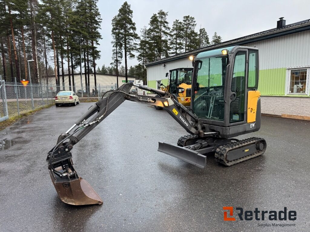 Grävmaskin Volvo EC 18 C med trailer och redskap - Construction machinery: picture 1 Grävmaskin Volvo EC 18 C med trailer och redskap - Construction machinery: picture 1