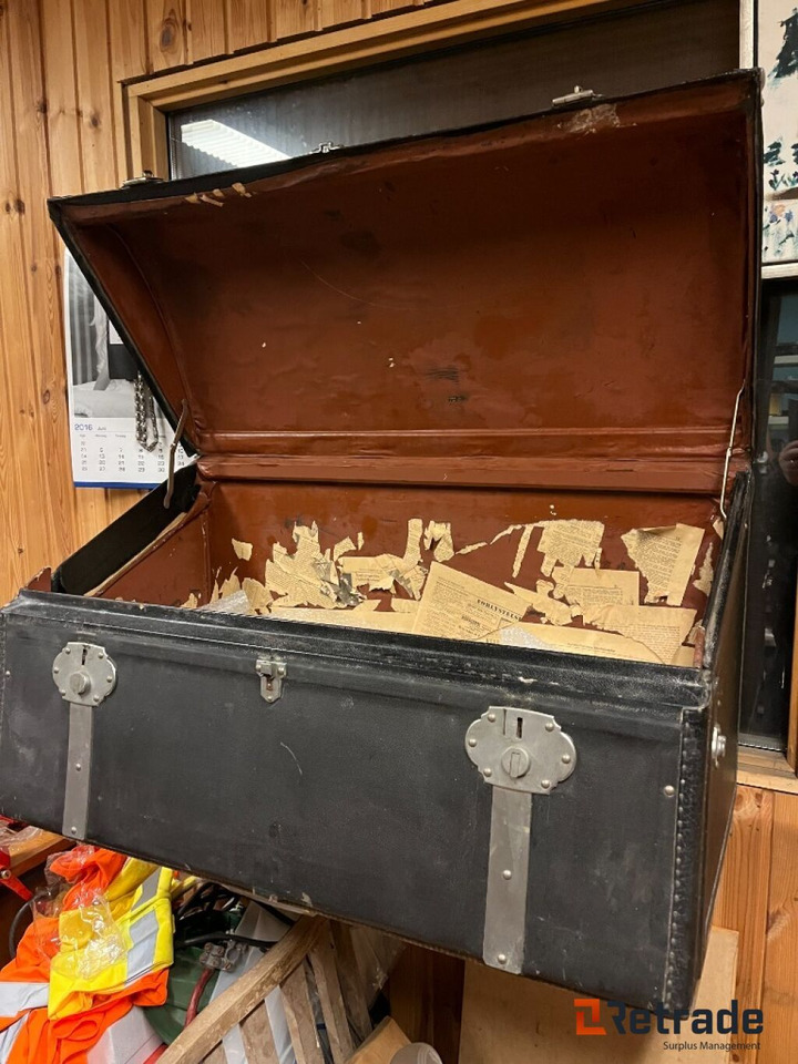 Forskelligt udstyr Tilbehør til Oldtimer hestevogne Kuffert / Oldtimer Lamper - Construction equipment: picture 2 Forskelligt udstyr Tilbehør til Oldtimer hestevogne Kuffert / Oldtimer Lamper - Construction equipment: picture 2