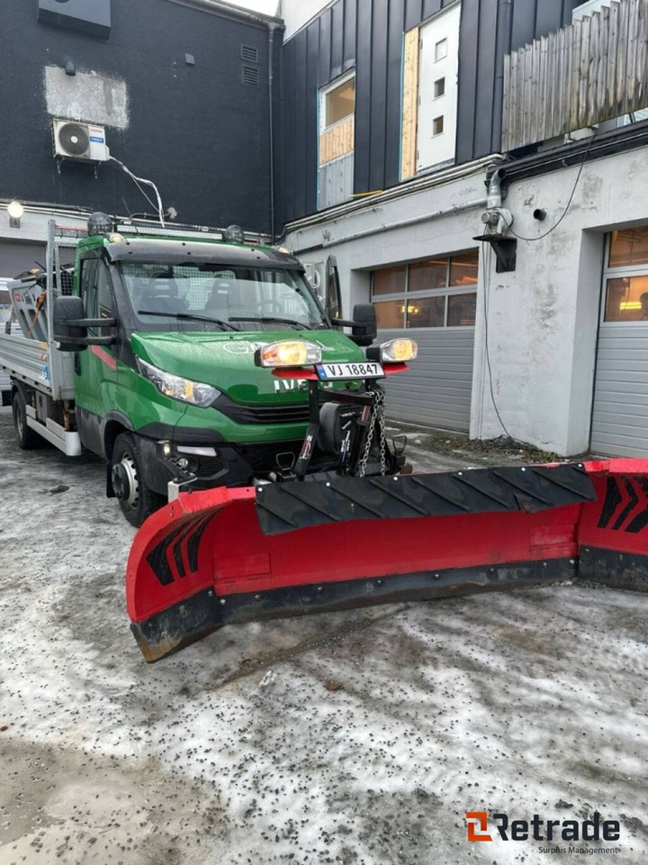 Iveco Daily 3.0 180hk Brøyterigget med Hilltip ustyr - Open body delivery van: picture 1 Iveco Daily 3.0 180hk Brøyterigget med Hilltip ustyr - Open body delivery van: picture 1