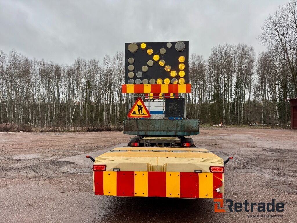 Dropside/ Flatbed truck Krokbil Volvo FL 240 TMA utrustad: picture 10 Dropside/ Flatbed truck Krokbil Volvo FL 240 TMA utrustad: picture 10