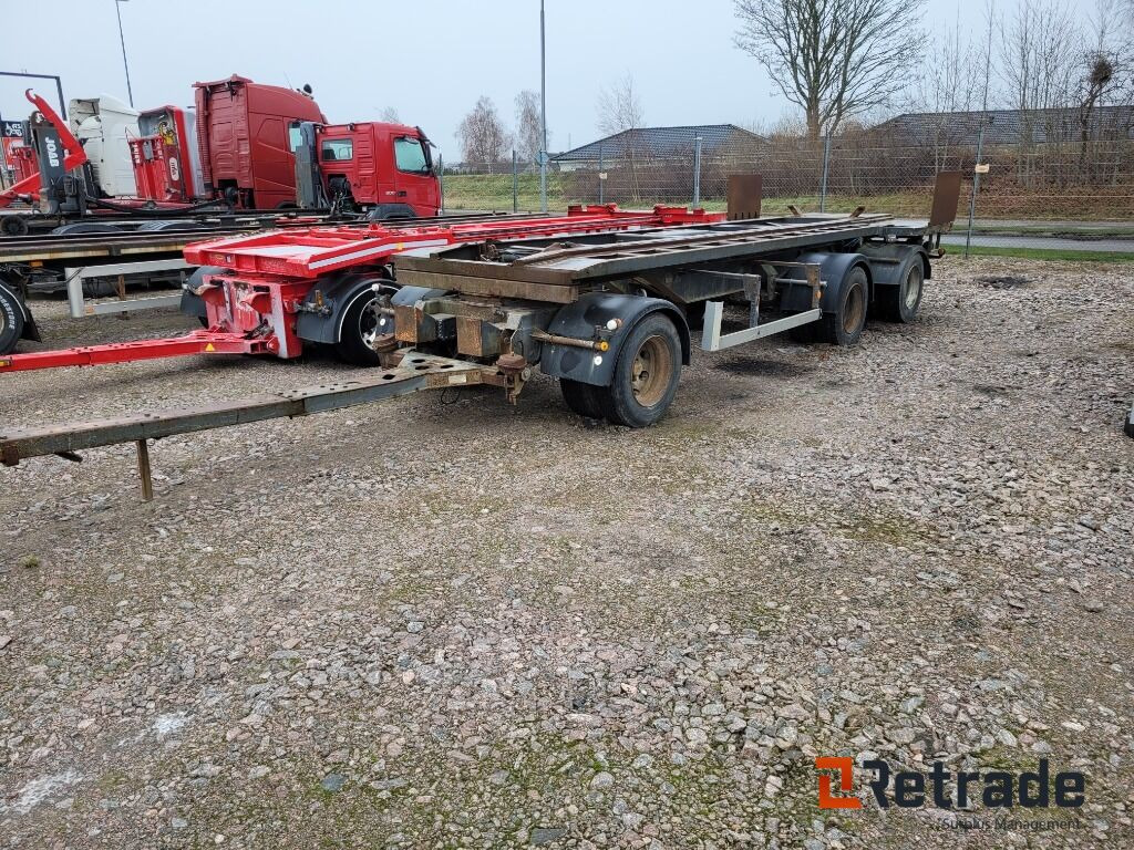 Släpvagn BRIAB axligt lastväxlarsläp med tipp , 30-tons parabelfjädring - Roll-off/ Skip trailer: picture 1 Släpvagn BRIAB axligt lastväxlarsläp med tipp , 30-tons parabelfjädring - Roll-off/ Skip trailer: picture 1