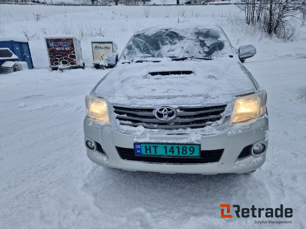 TOYOTA Hilux 4WD pickup Med NAF test - Car: picture 2 TOYOTA Hilux 4WD pickup Med NAF test - Car: picture 2