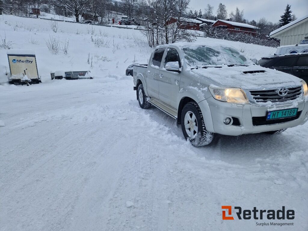 TOYOTA Hilux 4WD pickup Med NAF test - Car: picture 5 TOYOTA Hilux 4WD pickup Med NAF test - Car: picture 5