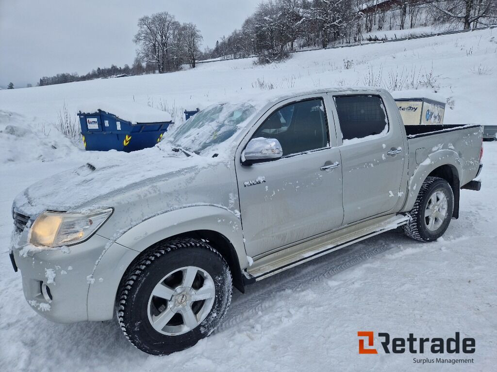 TOYOTA Hilux 4WD pickup Med NAF test - Car: picture 3 TOYOTA Hilux 4WD pickup Med NAF test - Car: picture 3