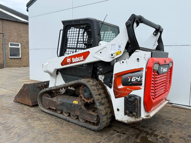 Bobcat T64 - Two-Speed Compact Track Loader - Skid steer loader: picture 3 Bobcat T64 - Two-Speed Compact Track Loader - Skid steer loader: picture 3