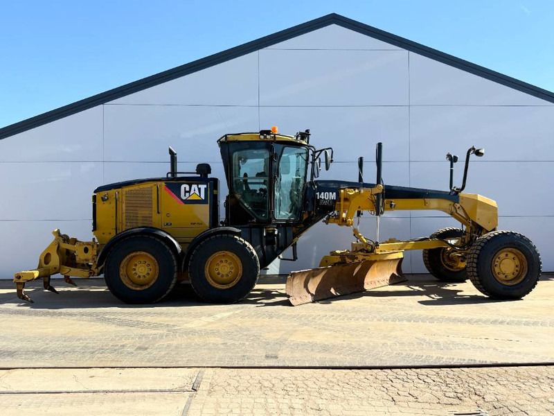 Cat 140M AWD - Joystick Control / 3 Tine Ripper - Grader: picture 5 Cat 140M AWD - Joystick Control / 3 Tine Ripper - Grader: picture 5