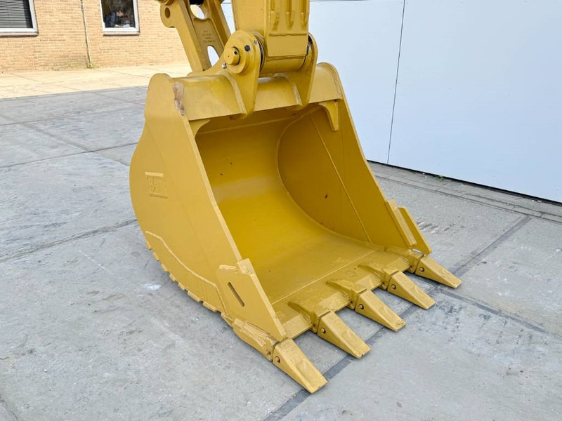 New Crawler excavator Cat 323D3 *2025 Model* - Hammer Lines: picture 16
