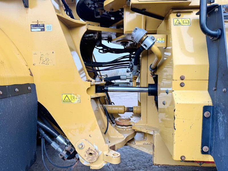 Wheel loader Cat 982M - Weighing System / Central Greasing: picture 18 Wheel loader Cat 982M - Weighing System / Central Greasing: picture 18