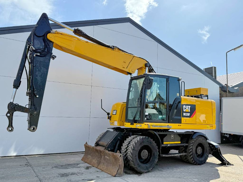 Cat M320F - Dutch Machine / Triple Boom / Auto Lube - Wheel excavator: picture 2 Cat M320F - Dutch Machine / Triple Boom / Auto Lube - Wheel excavator: picture 2