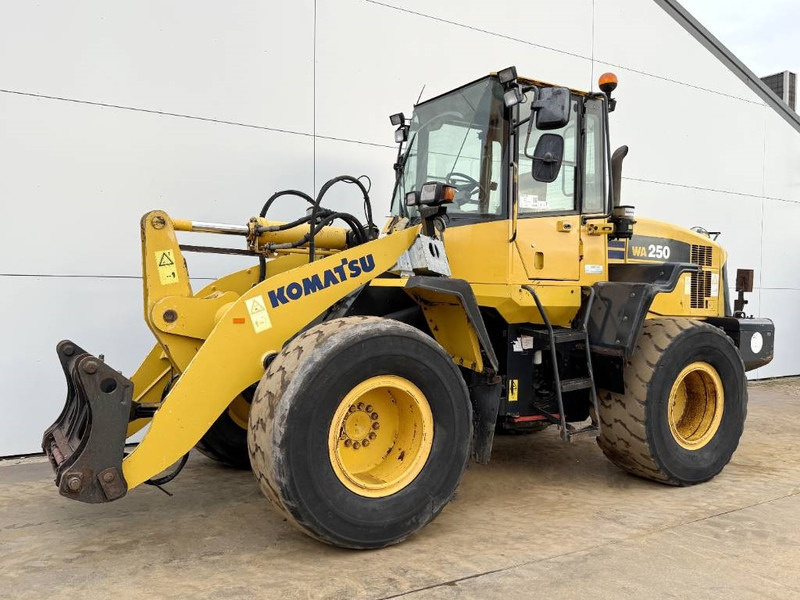 Komatsu WA250-5 - Dutch Machine / 3rd Function - Wheel loader: picture 2 Komatsu WA250-5 - Dutch Machine / 3rd Function - Wheel loader: picture 2