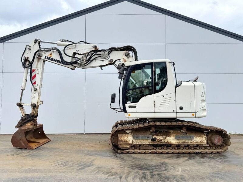 Liebherr R 914 Compact - 5 Buckets + Forks + Tooth / Triple - Crawler excavator: picture 2 Liebherr R 914 Compact - 5 Buckets + Forks + Tooth / Triple - Crawler excavator: picture 2