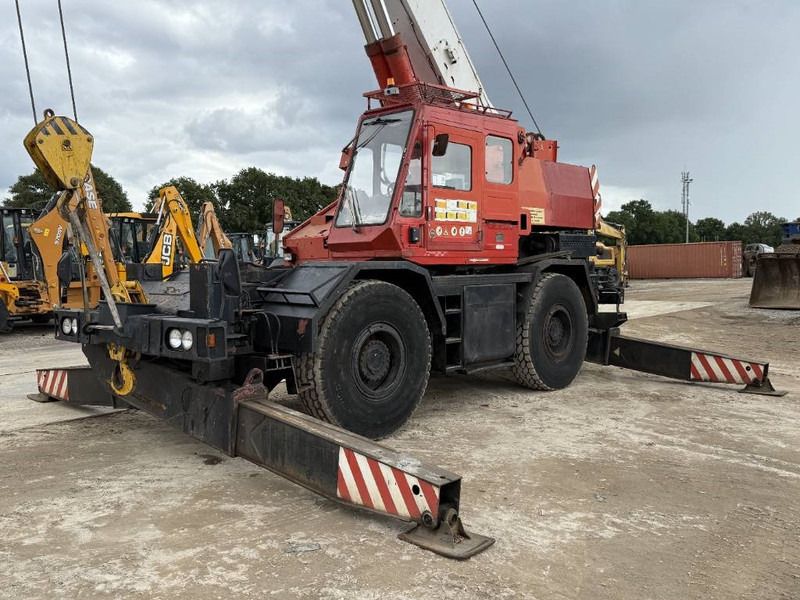 Tadano TR300E-1 - 4 Wheel Steering / 28.1m Boom + 12m Jib - Rough terrain crane: picture 3 Tadano TR300E-1 - 4 Wheel Steering / 28.1m Boom + 12m Jib - Rough terrain crane: picture 3