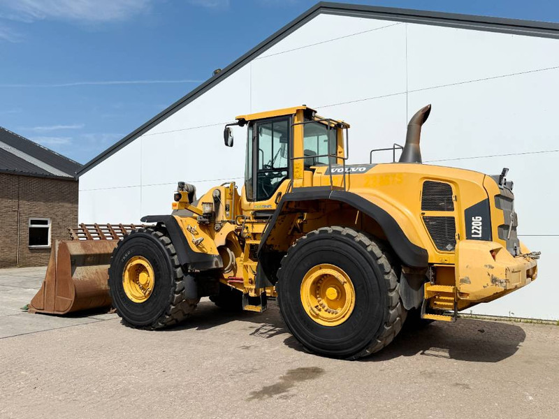 Volvo L220G - German Machine / 3rd Function / Auto Lube - Wheel loader: picture 3 Volvo L220G - German Machine / 3rd Function / Auto Lube - Wheel loader: picture 3