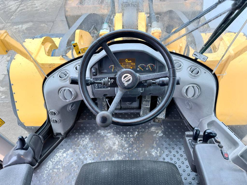Wheel loader Volvo L350F - German Machine / CDC Steering: picture 9
