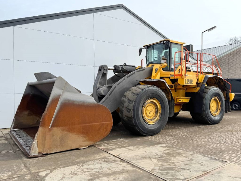 Volvo L350H - Dutch Machine / CDC Steering - Wheel loader: picture 2 Volvo L350H - Dutch Machine / CDC Steering - Wheel loader: picture 2