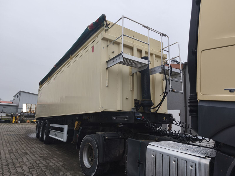 Fliegl DHKA 350 Kippmulde Plane SAF Liftachse - Tipper semi-trailer: picture 1 Fliegl DHKA 350 Kippmulde Plane SAF Liftachse - Tipper semi-trailer: picture 1