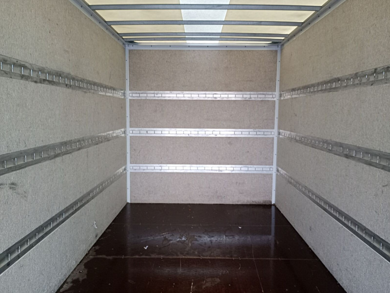 Box truck MAN Koffer 8.220 TGL Euro 6 2X Schlafplatz AHK: picture 11