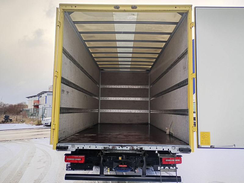 Box truck MAN Koffer 8.220 TGL Euro 6 2X Schlafplatz AHK: picture 10