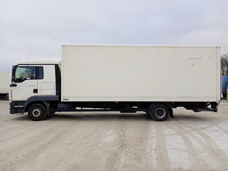 MAN TGL 12.250 Koffer 3-Sitzer Euro 6 4x2 AHK LBW - Box truck: picture 5 MAN TGL 12.250 Koffer 3-Sitzer Euro 6 4x2 AHK LBW - Box truck: picture 5
